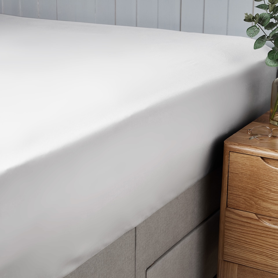 image 1 of Silentnight Love Sleep White Fitted Sheet Single