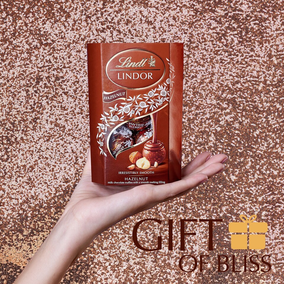 image 1 of Lindt Lindor Hazelnut Truffle Carton 200G