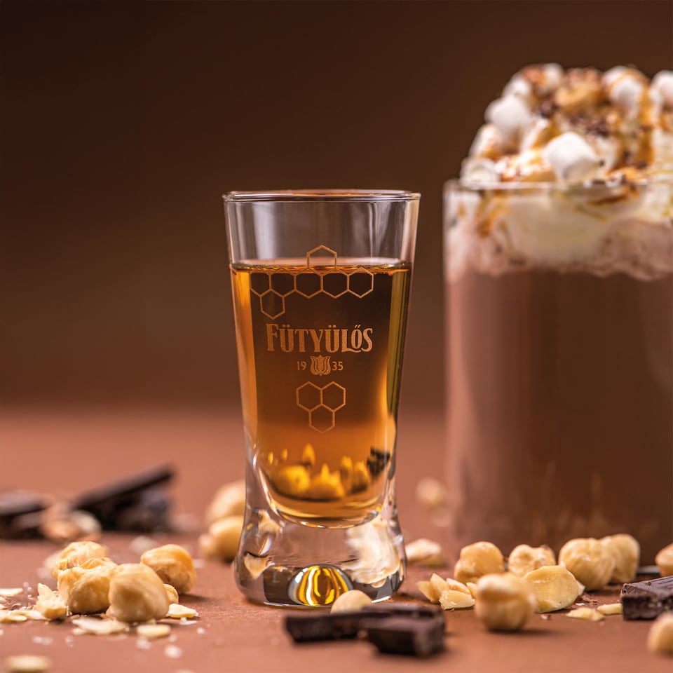 image 1 of Fütyülős Chocolate Hazelnut Liqueur 24,5% 0,5 l