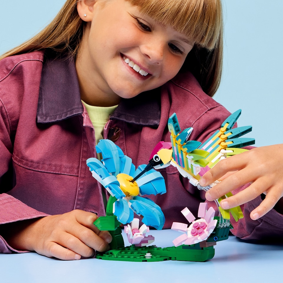 obrázok 1 z LEGO Creator 3 v 1 31384 Divoké zvieratá: Farebný kolibrík