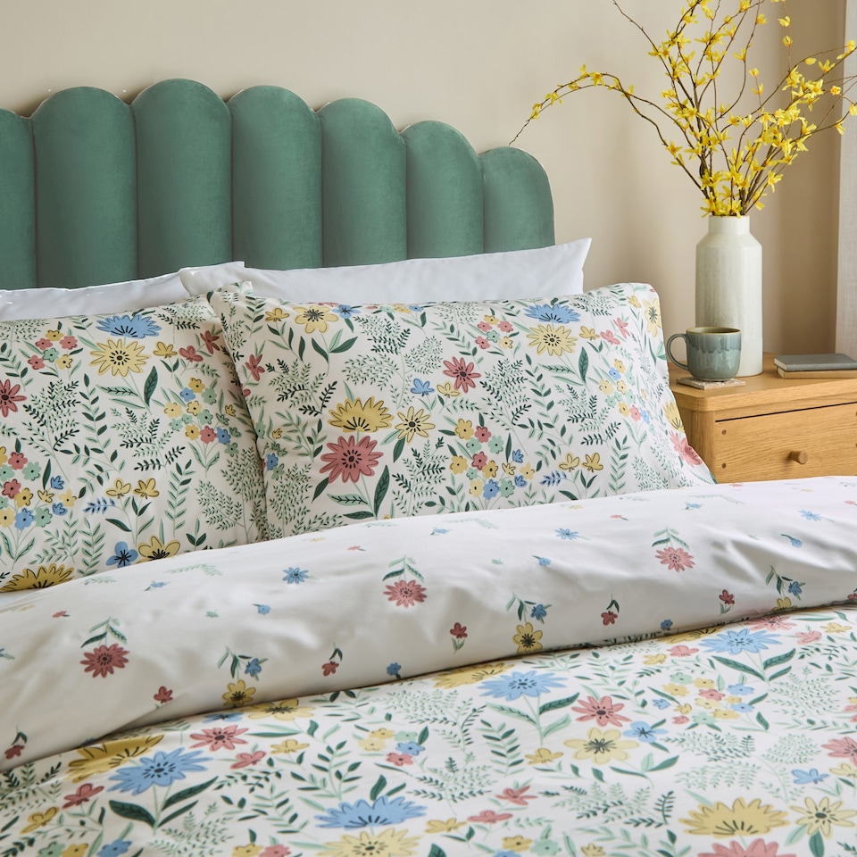 image 1 of SILENTNIGHT ADA FLORAL SUPERSOFT DUVET SET SINGLE