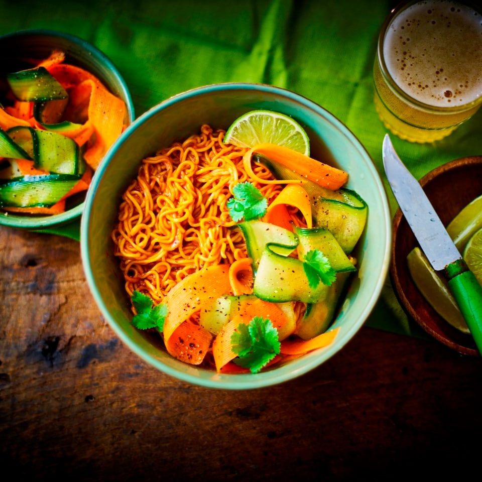 image 1 of Maggi 2 Minute Curry Flavour Instant Noodles 79g