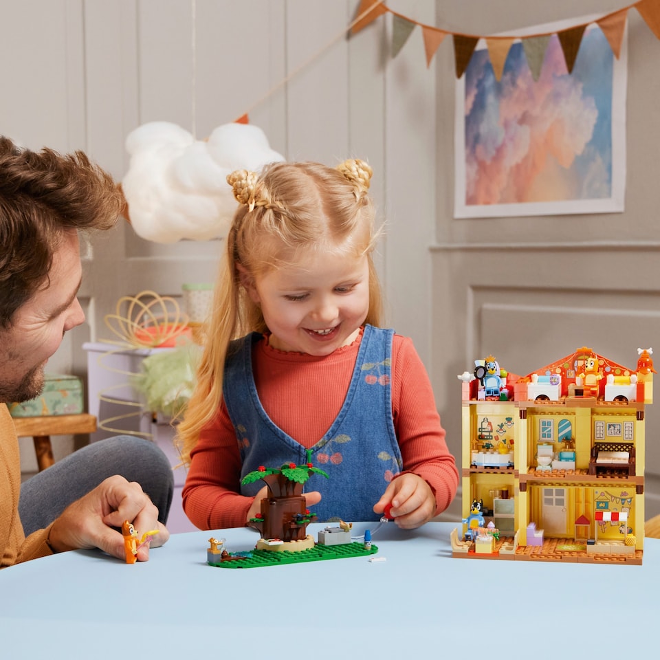 obrázok 1 z LEGO Bluey 11203 Bluey a jej rodinný dom