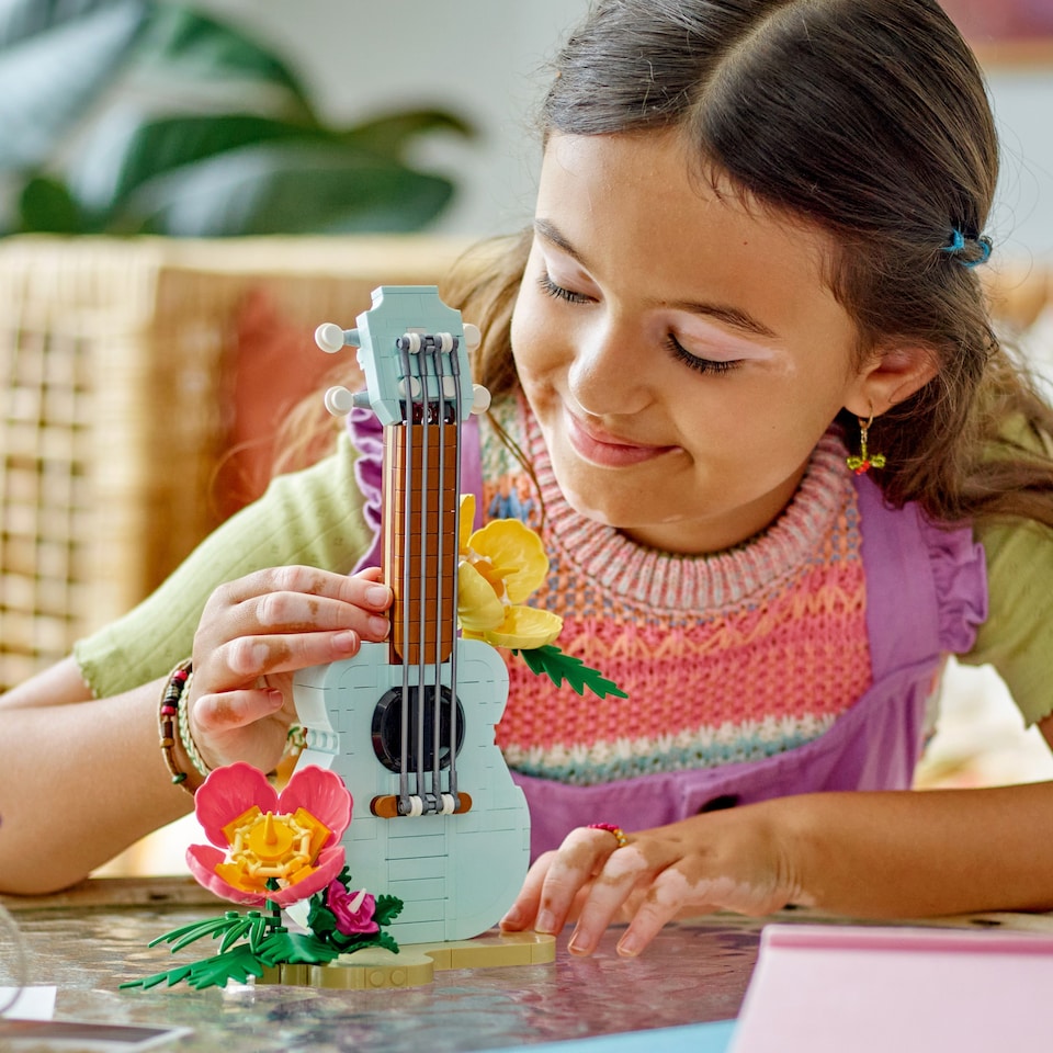 image 1 of LEGO Creator 3 v 1 31156 Tropical Ukulele