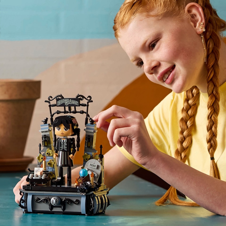 Obrázek 1 pro produkt LEGO Wednesday 76780 Figurka: Wednesday Addamsová