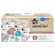 Tommee Tippee Natural Start Newborn Starter Set, Slow & Medium-Flow, Mixed Sizes