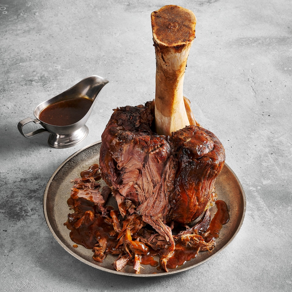 30. Tesco Finest Slow Cooked Thor’s Hammer with Beef Dripping Gravy 3.715kg (Serves 8)