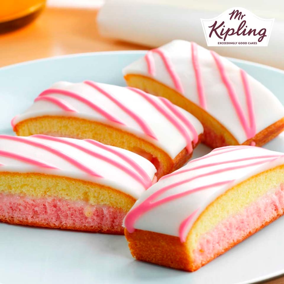 image 1 of Mr Kipling Angel Slices Vanilla Cake 6 Pack