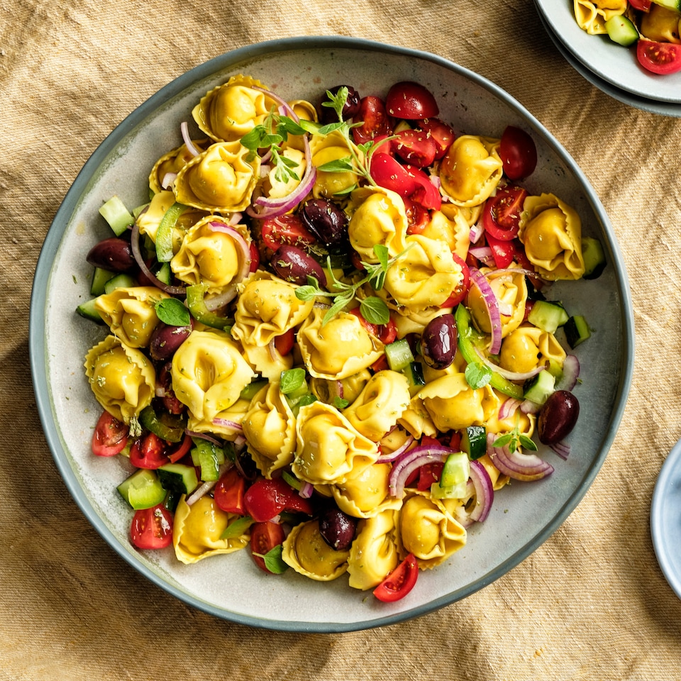 image 1 of La Famiglia Rana Prosciutto & Mozzarella Tortelloni 250G