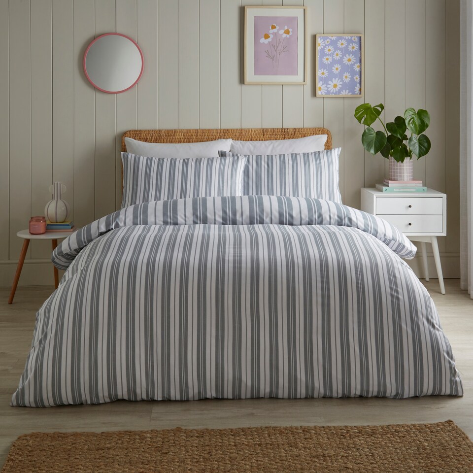 image 1 of Silentnight Refresh Stripe Duvet Set King