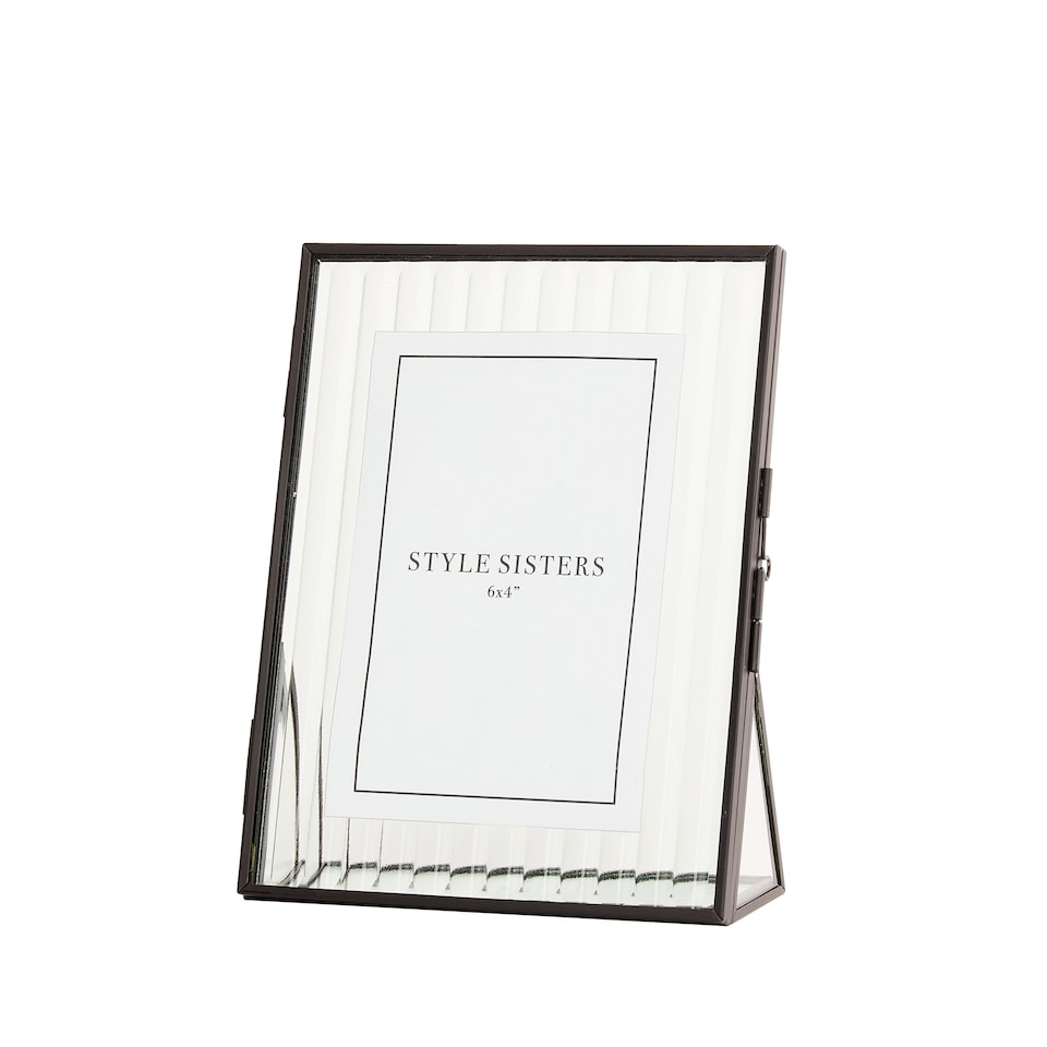 image 1 of Style Sisters Glass/ Metal Photo Frame 4x6"