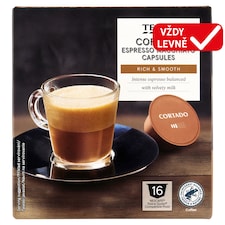 Tesco Rozpustná káva se sušeným plnotučným mlékem 16 x 6,3g (100,8g)