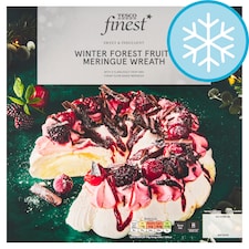 Tesco Finest Forest Berry Meringue Wreath 518g