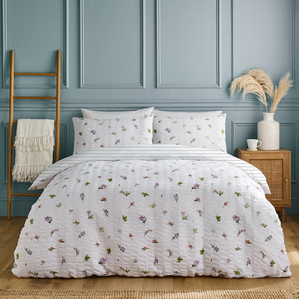 image 1 of Silentnight Refresh Seersucker Floral Duvet Set King