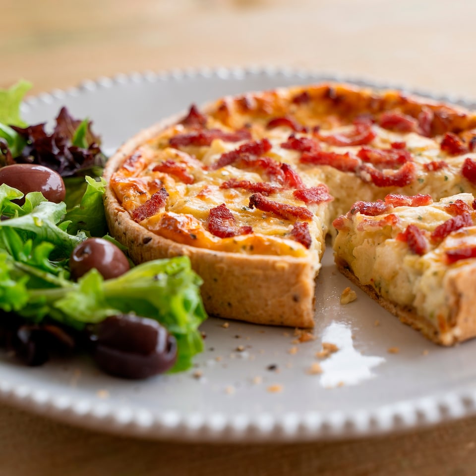image 1 of Higgidy Bacon & Cheddar Quiche 400G