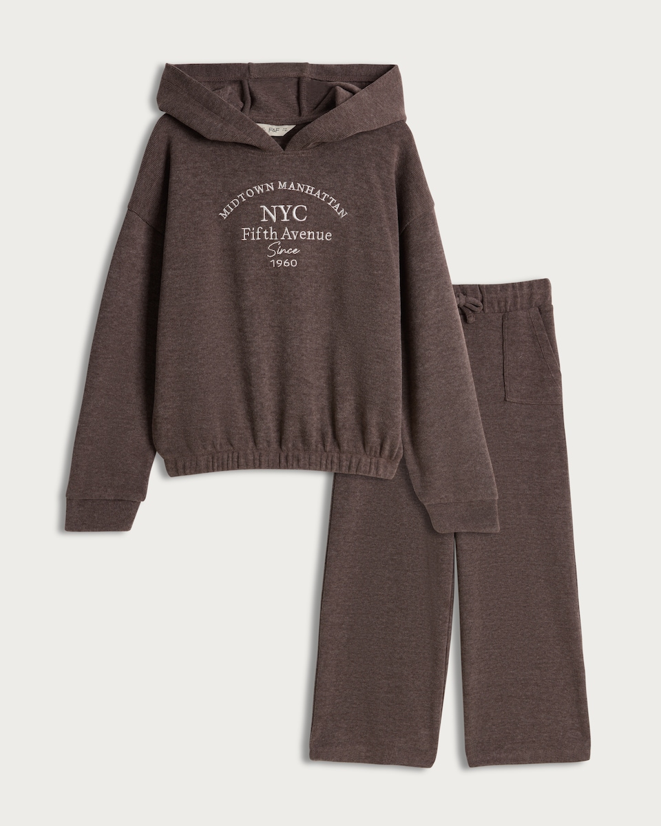F&F Girls 2-Piece NYC Hoodie and Joggers Set in Mink