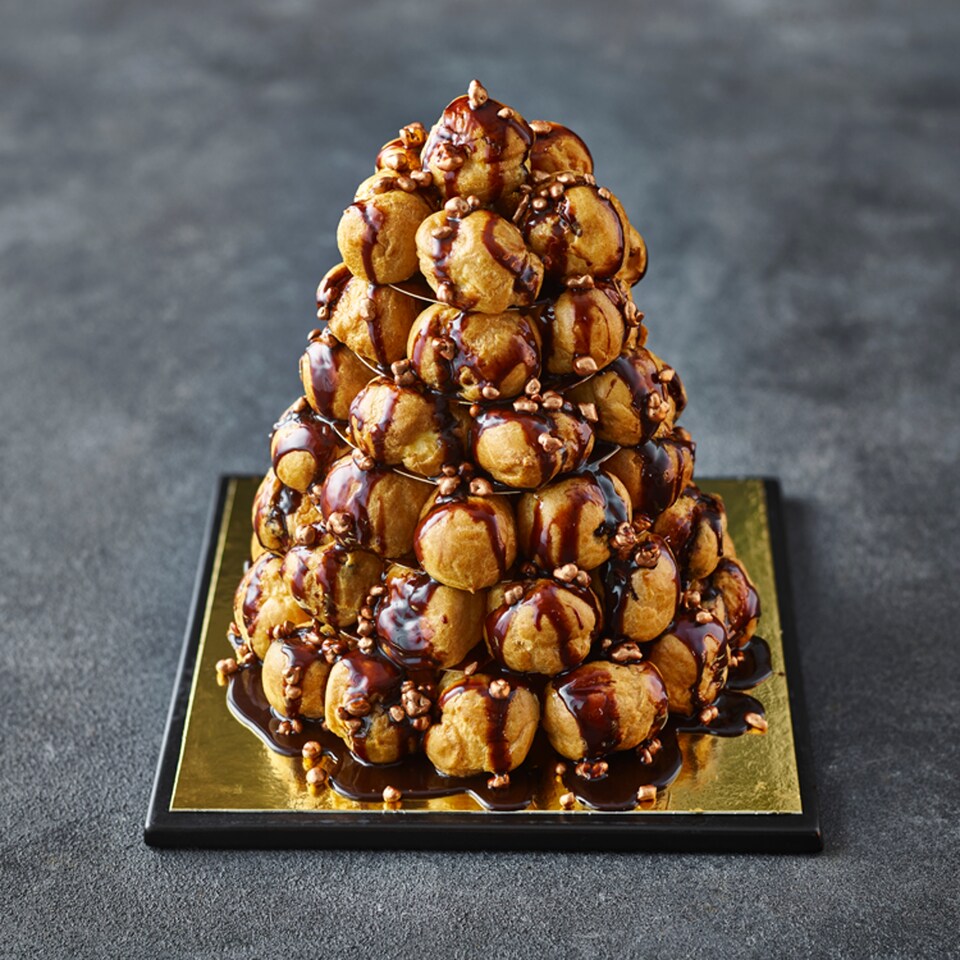 Tesco Finest Croquembouche Serves 20