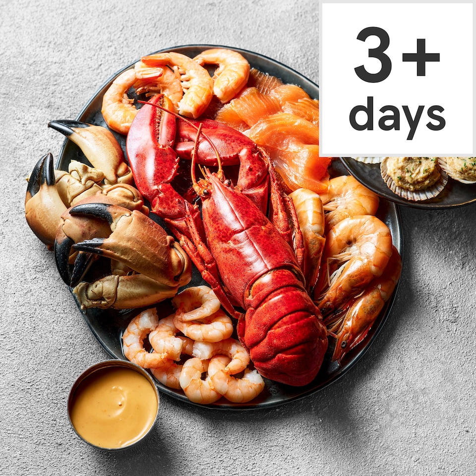 82. Tesco Finest Seafood Sharing Platter with Marie Rose Sauce 994g (Serves 4)