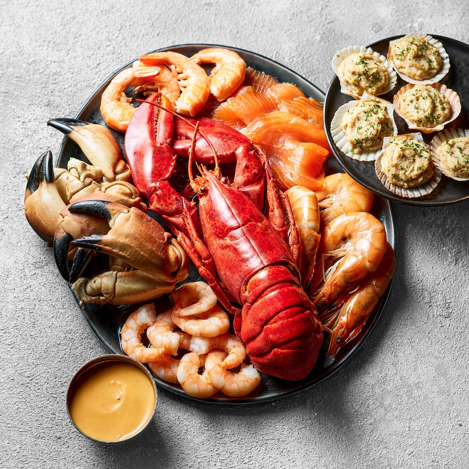 82. Tesco Finest Seafood Sharing Platter with Marie Rose Sauce 994g (Serves 4)