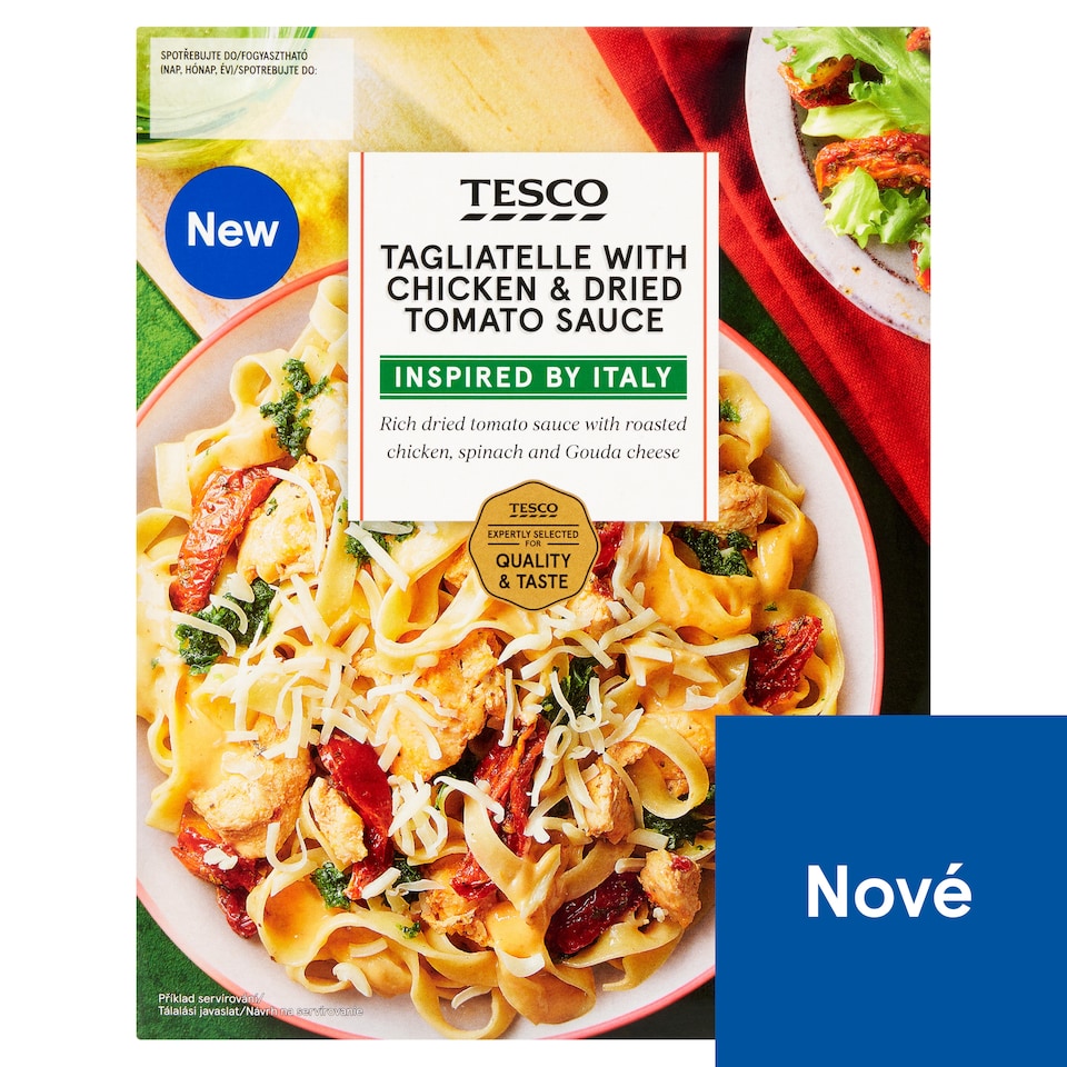 Tesco Vařené těstoviny s omáčkou z polosušených rajčat, kousky kuřecích prsou, špenátem a sýrem 400g