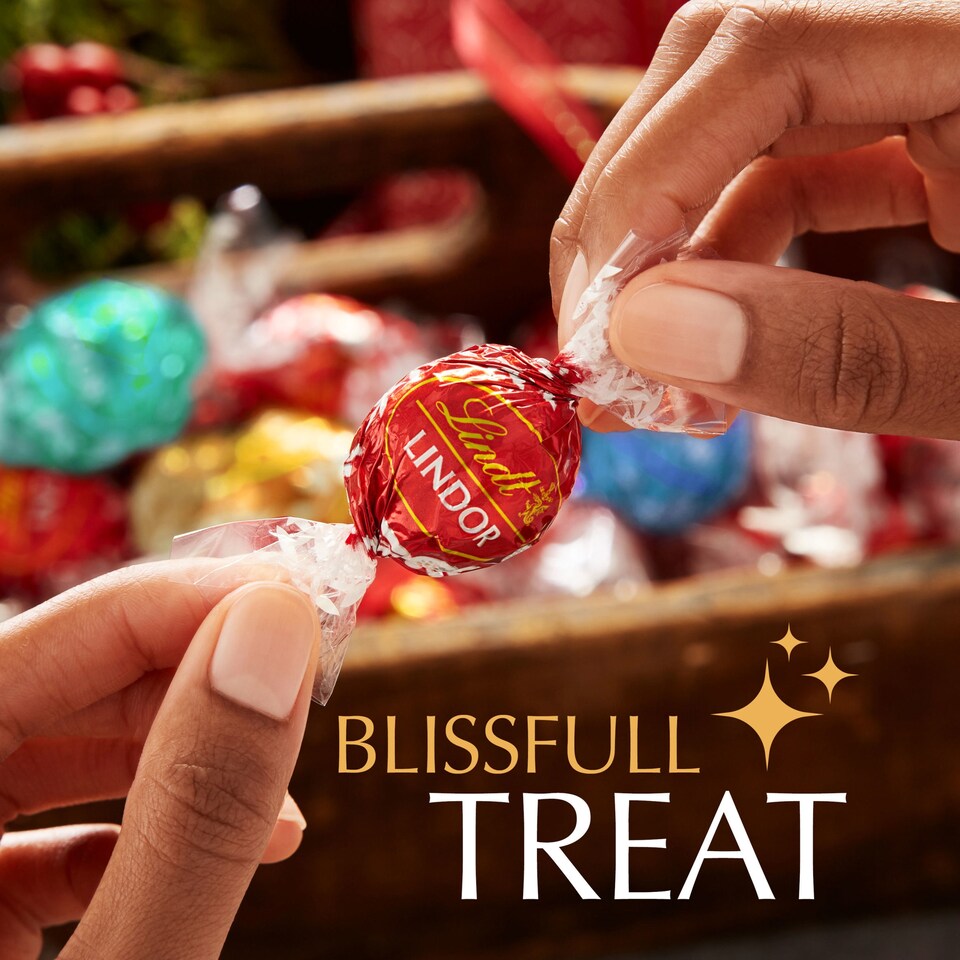 image 1 of Lindt Lindor Limited Edition 337G