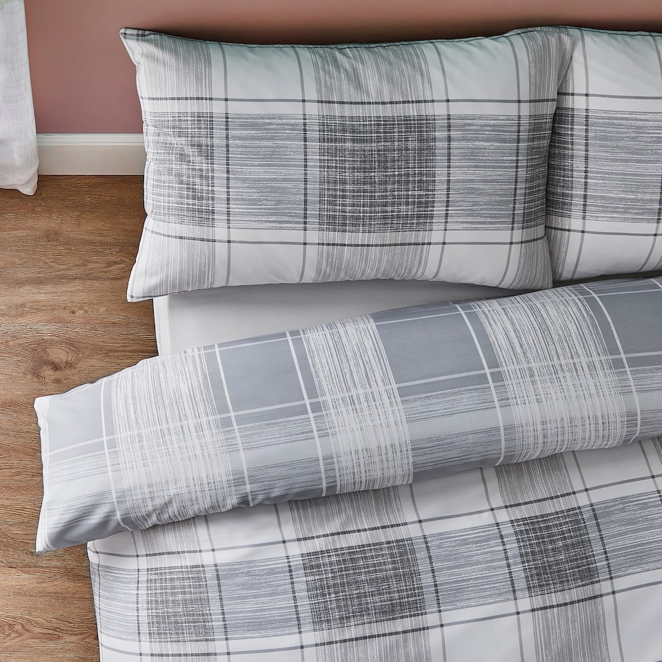 image 1 of Silentnight Supersoft Check Duvet Set Double