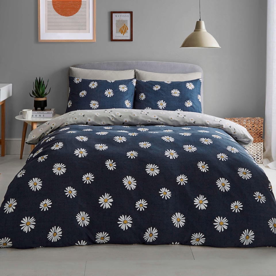 image 1 of Silentnight Navy Daisy Duvet Set King