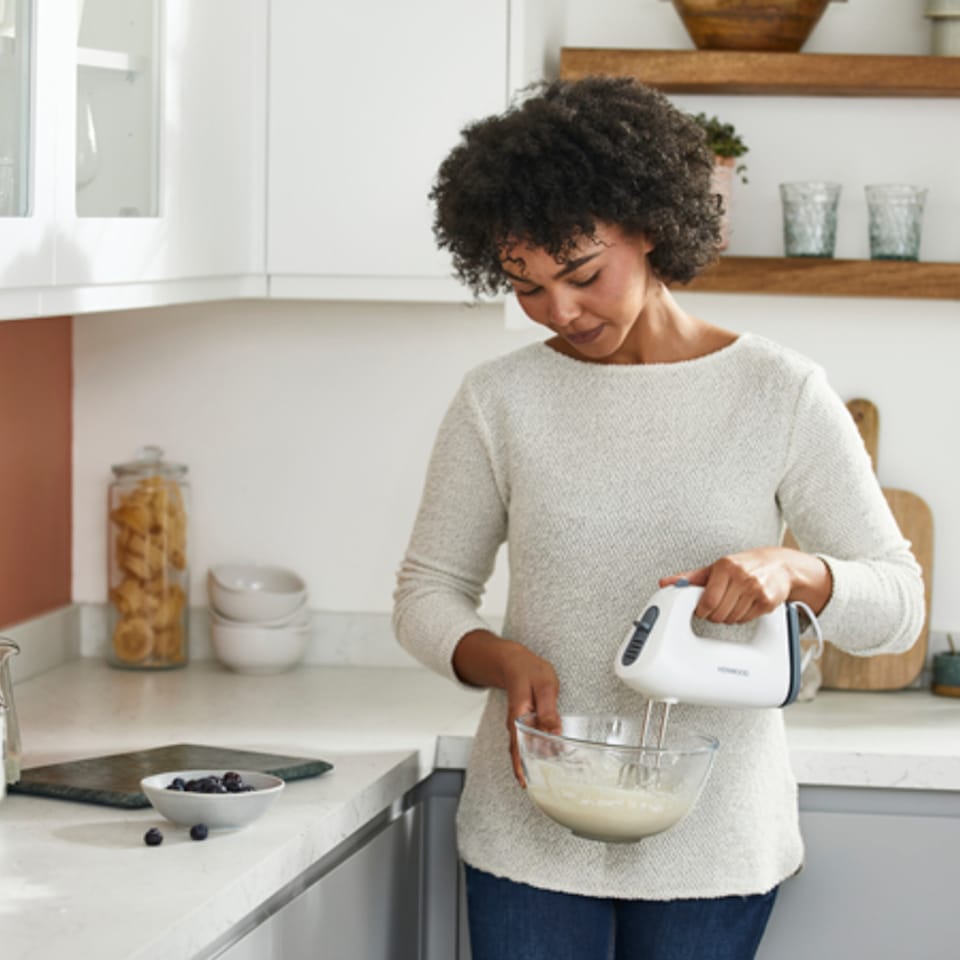 image 1 of Kenwood Hmp10 Quickmix Lite White Hand Mixer