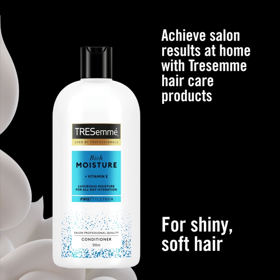 image 1 of TRESemme Moisture Rich Conditioner 900ml