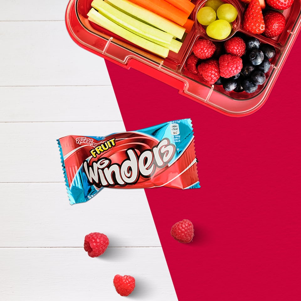 image 1 of Kellogg's Fruit Winders Strawberry Snack Rolls 5x17g