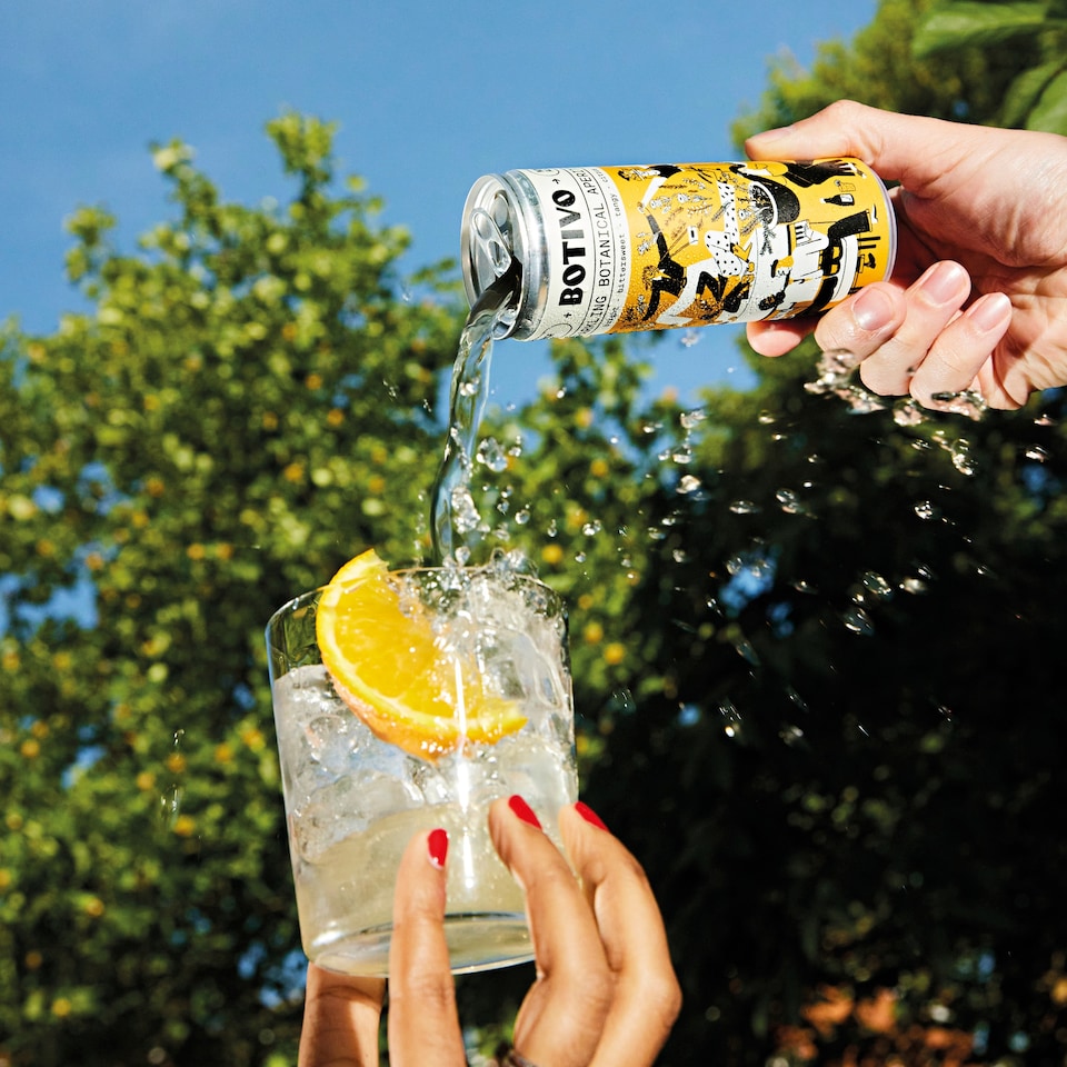 image 1 of Botivo Non-Alcoholic Refreshing Botanical Spritz 4 x 250ml