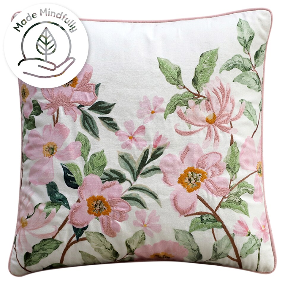 F&F Home Climbing Rose Embroidered díszpárna 45 cm x 45 cm