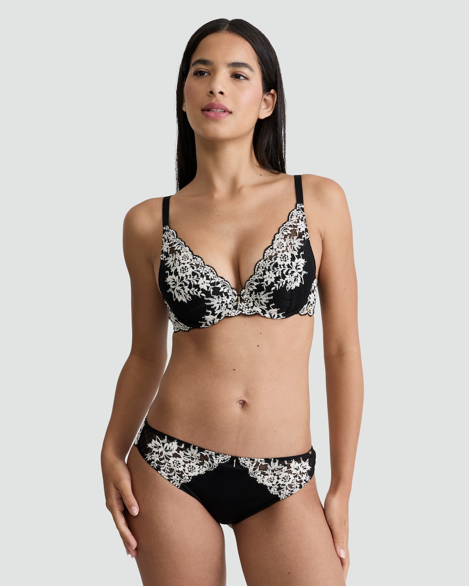 image 1 of F&F Floral Lace Underwired Bra in Black