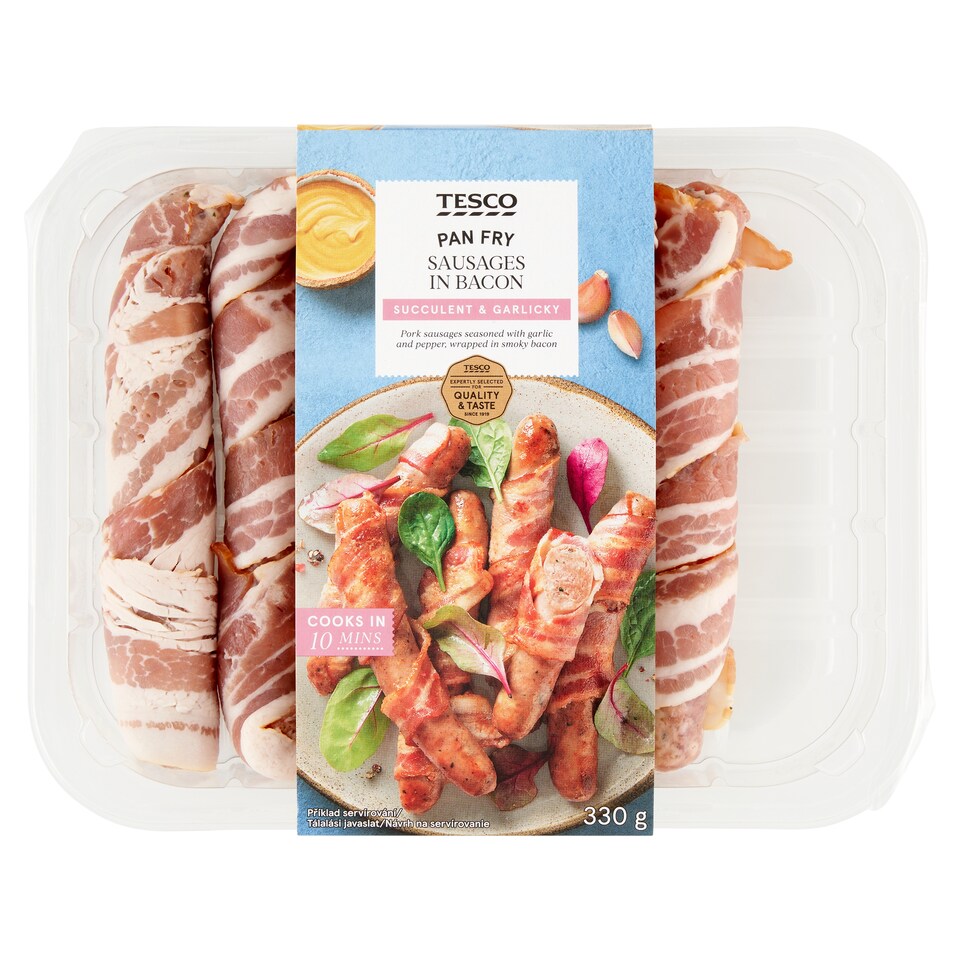 Tesco Baconba göngyölt, fokhagymás-borsos ízesítésű, nyers sertés kolbász 330 g