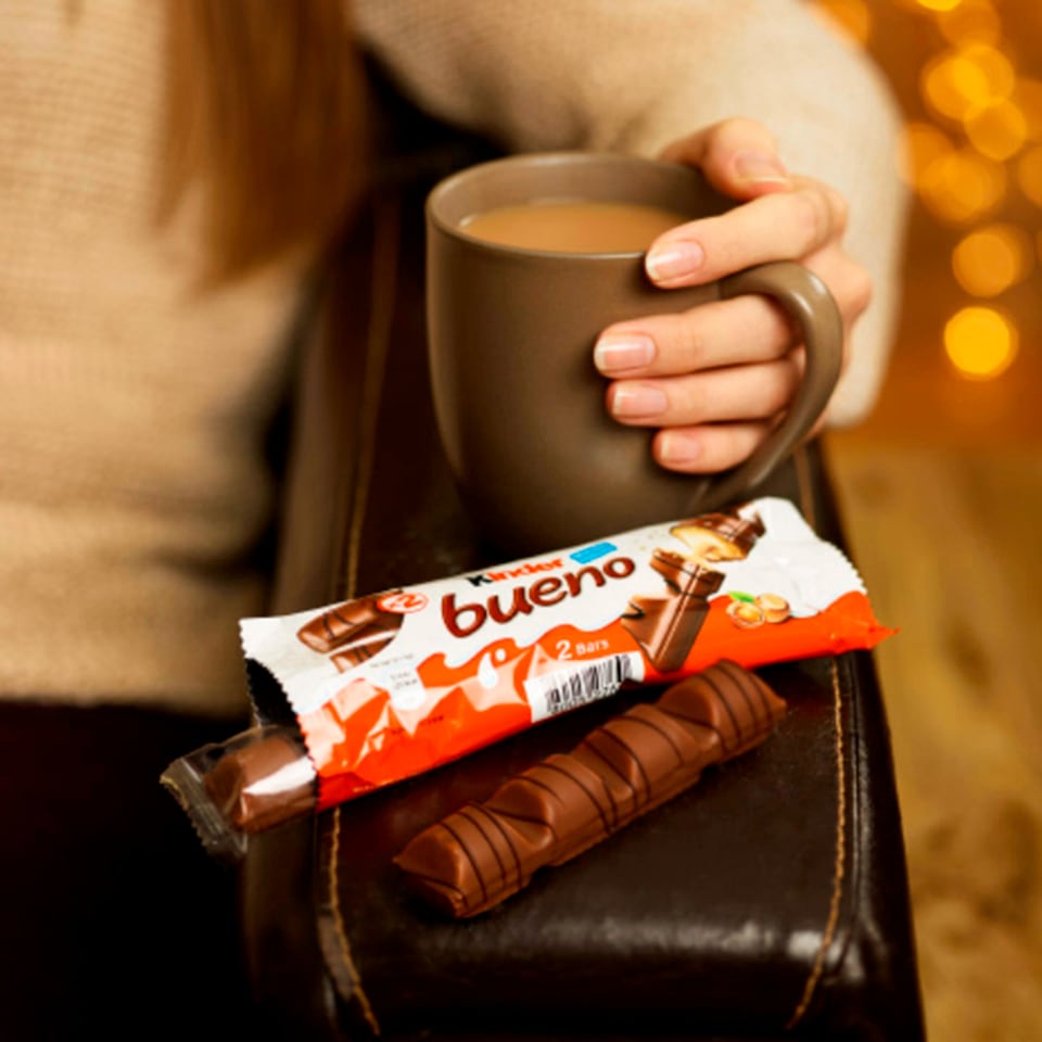 image 1 of Kinder Bueno Milk & Hazelnut Chocolate Bars Multipack 5 X 43g