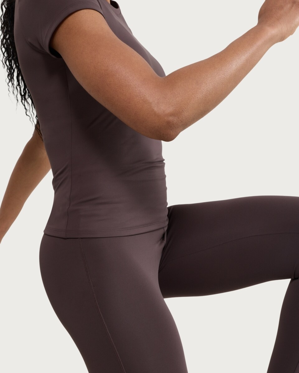 image 1 of F&F Active EVERYHOUR Short Sleeved T-Shirt in Chocolate