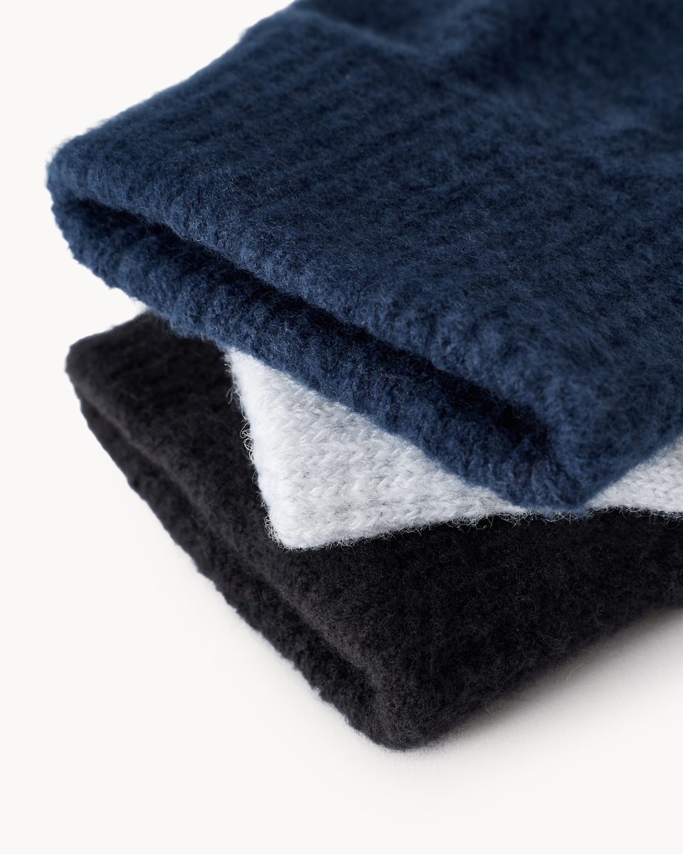 image 1 of F&F Boys 3-Pack Knitted Magic Gloves in Multi