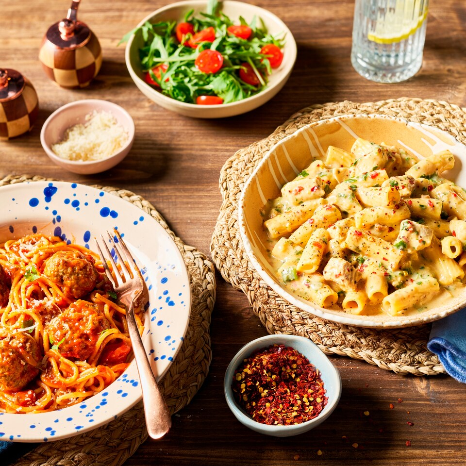 image 1 of Zizzi Spicy Chicken Rigatoni 400g