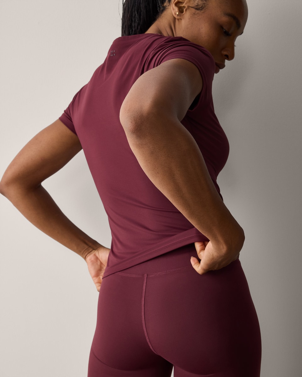 image 1 of F&F Active EVERYHOUR Short Sleeved T-Shirt  in Burgundy