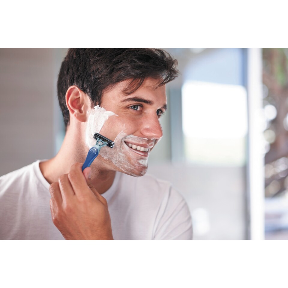 image 1 of Bic Flex3 Triple Blade Razors 4 Pack