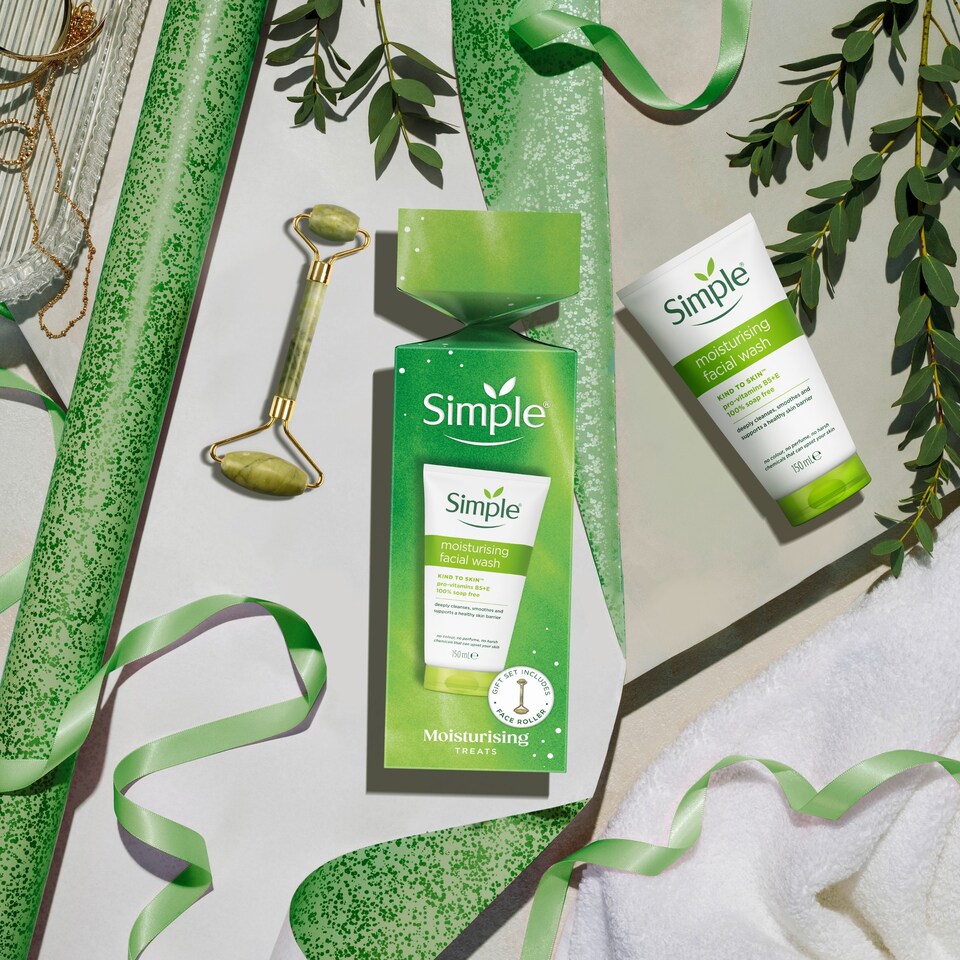 image 1 of Simple Moisturizing Treats Cracker Gift Set