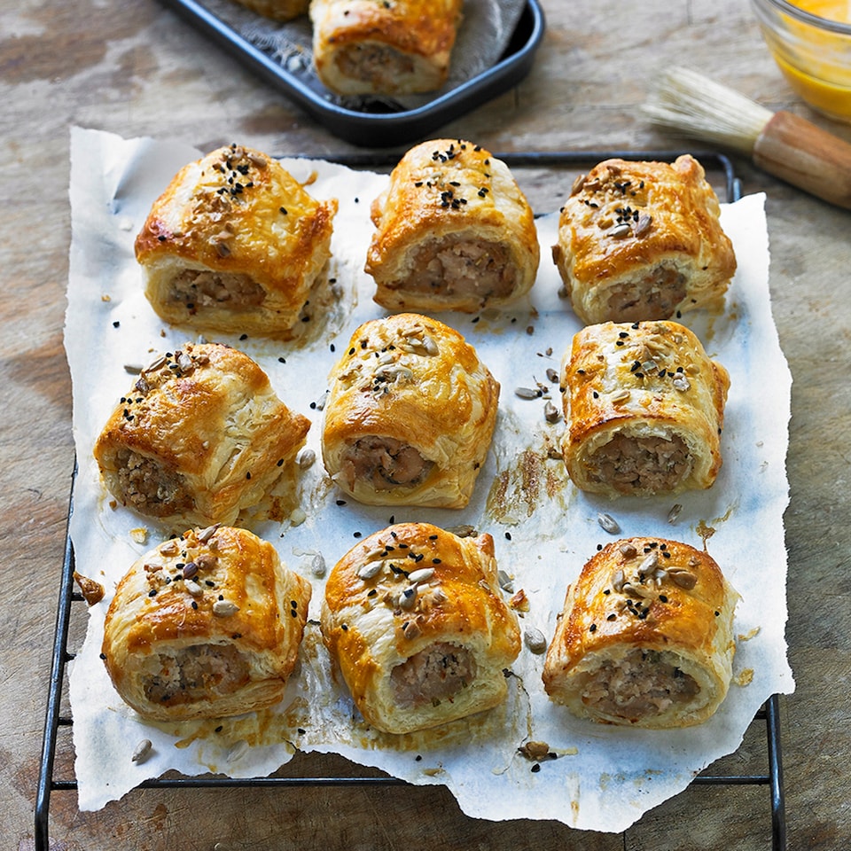 image 1 of Heck 6 97% Pork Sausages 400G