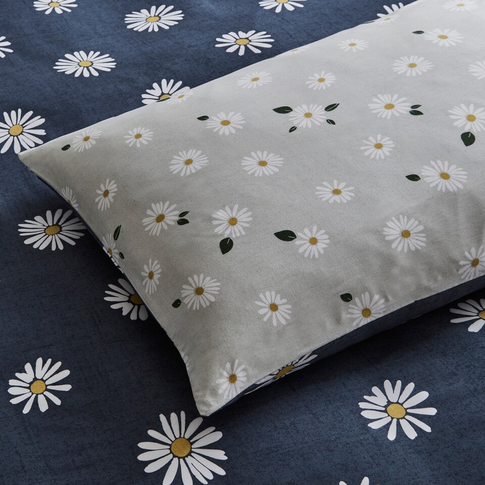 image 1 of Silentnight Navy Daisy Duvet Set King
