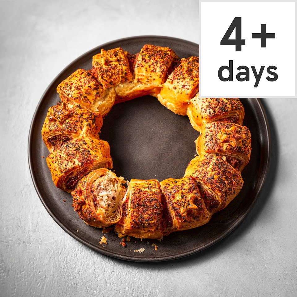 88. Tesco Finest Pork, Smoked Bacon & Maple Sausage Roll Wreath 580g (Serves 12)
