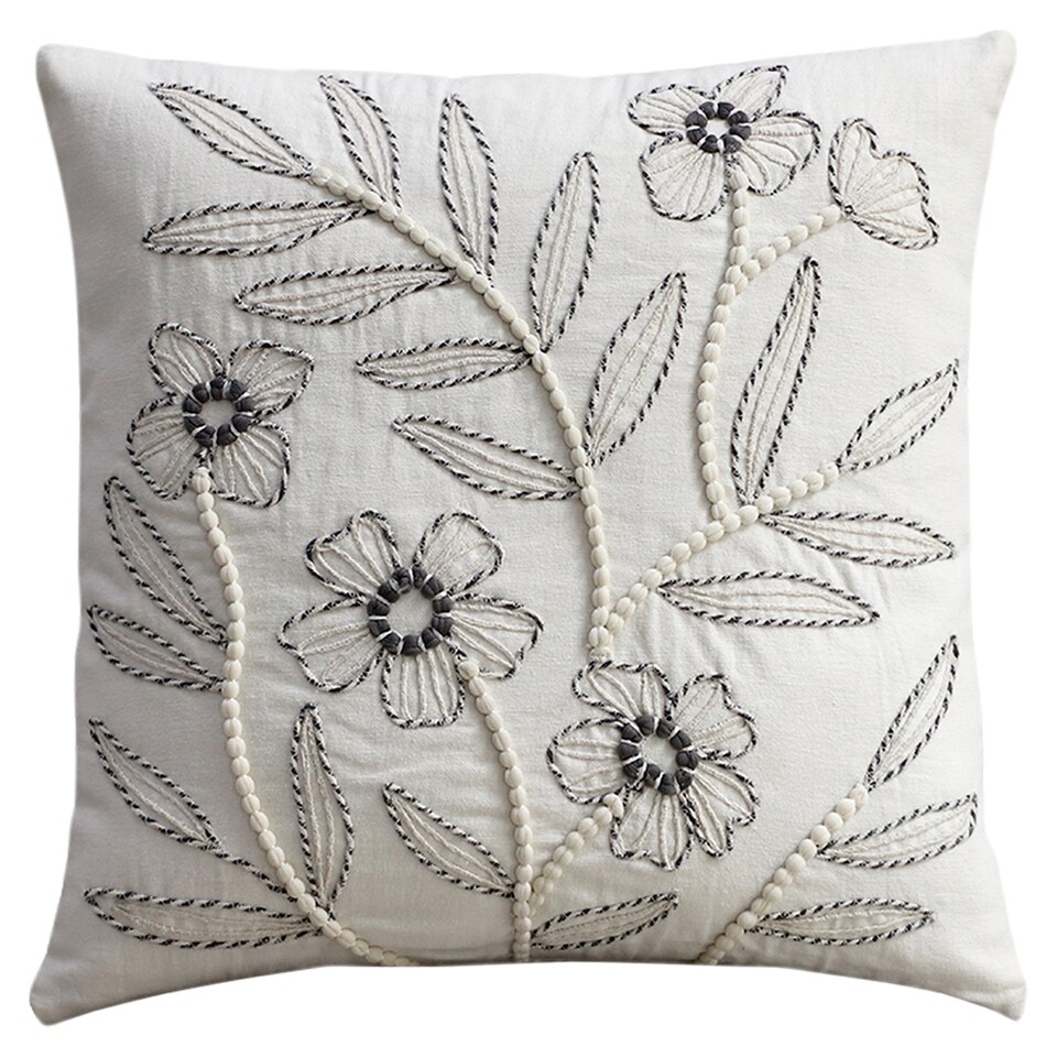 F&F Home Black Floral Stitch polštář 45 x 45 cm