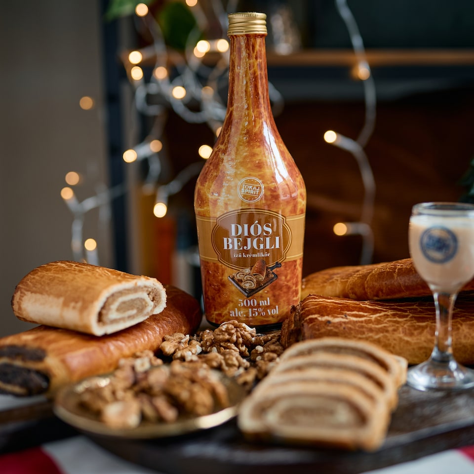 image 1 of Tokaj Spirit Gift Boxed Walnut Bagel Flavoured Cream Liqueur 15% 500 ml