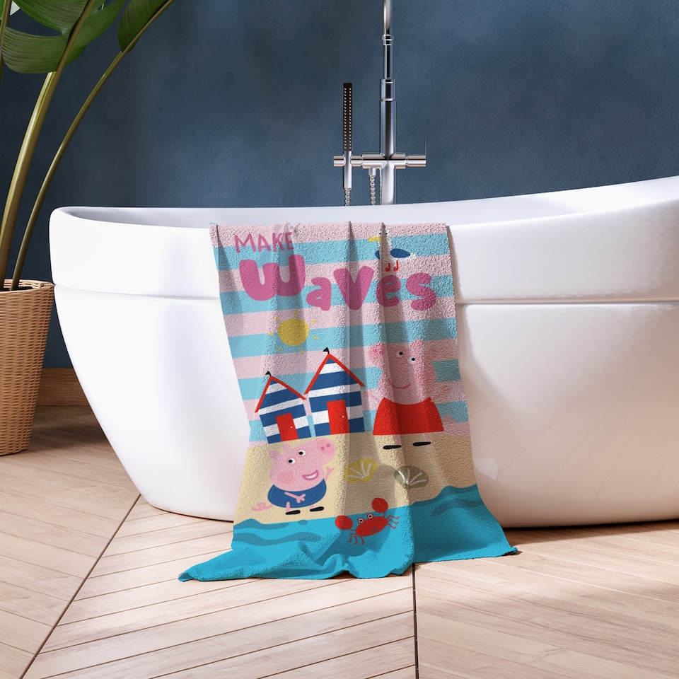 image 1 of PEPPA OCEAN TOWEL