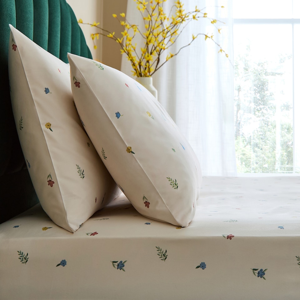 SILENTNIGHT DITSY FLORAL HOUSEWIFE PILLOWCASE PAIR