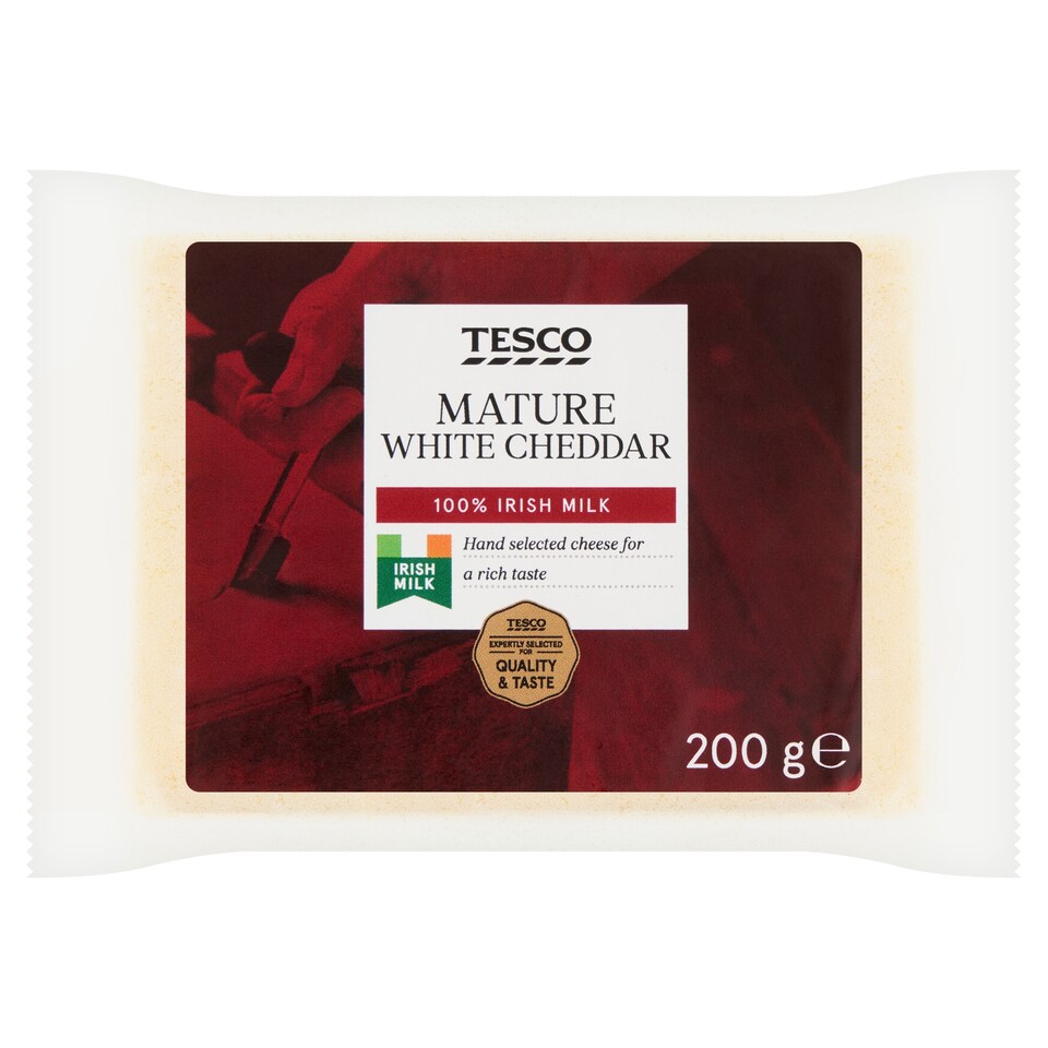 Tesco zsíros, kemény cheddar sajt 200 g