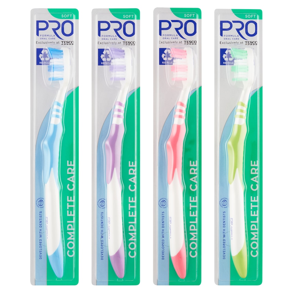 obrázok 1 z Tesco Pro Formula Complete Care Soft zubná kefka s ohybným krkom